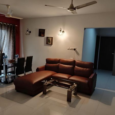 Gdc - Apartment Suites Kochi Exteriör bild