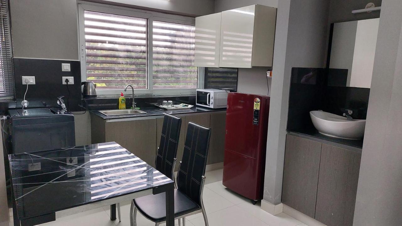Gdc - Apartment Suites Kochi Exteriör bild